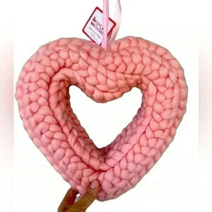 Hope and Wonder decor Valentine’s Day wreath pink size 13”x12” NWT